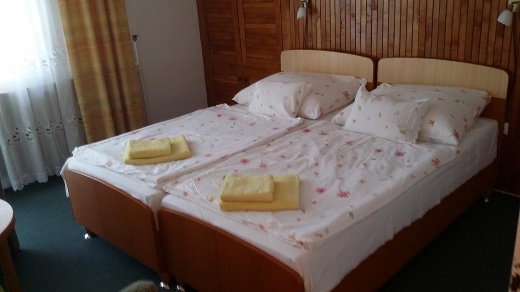 Hotel Angéla Vendégház à Zalakaros Extérieur photo